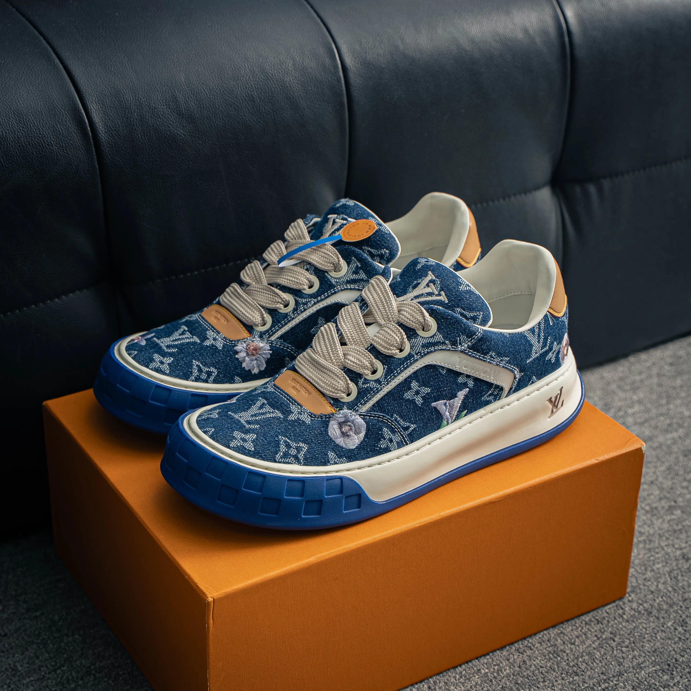 LV tilted ， Shoes，Sneakers， Shoes，Skate Shoes~~ Sneakers， LV Shoes ， Cushioning TPU Vuitton ，
